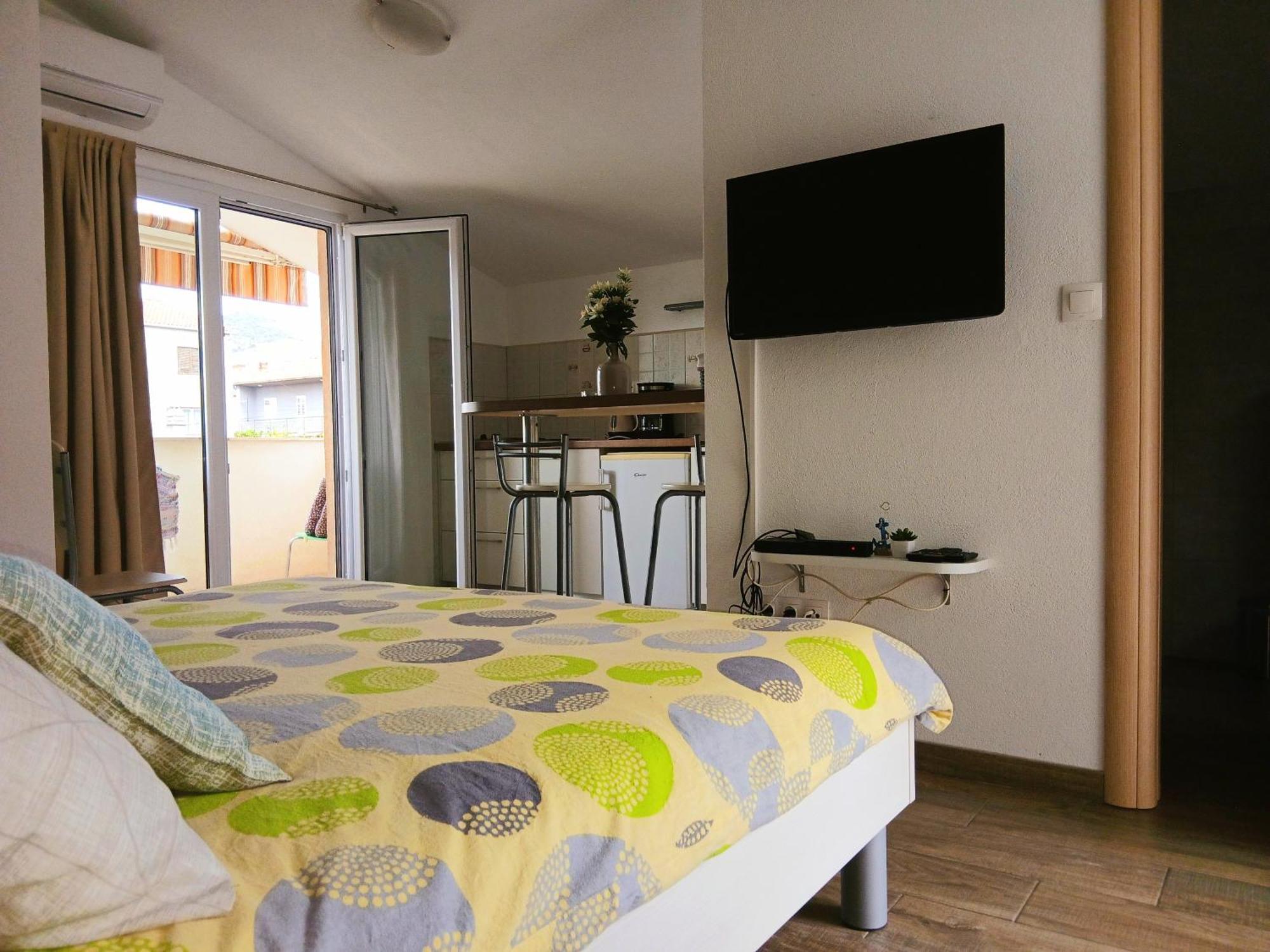 Apartment Danijela Traù Esterno foto