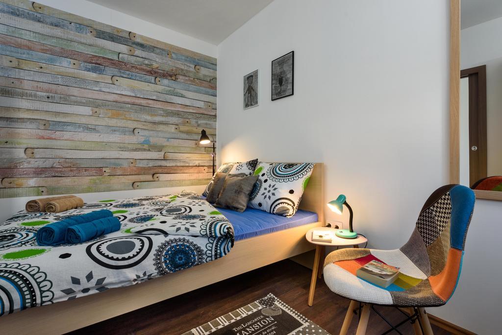 Apartment Danijela Traù Esterno foto