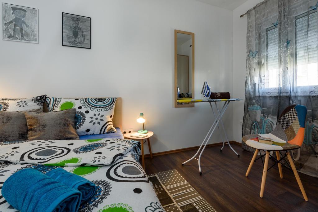 Apartment Danijela Traù Esterno foto